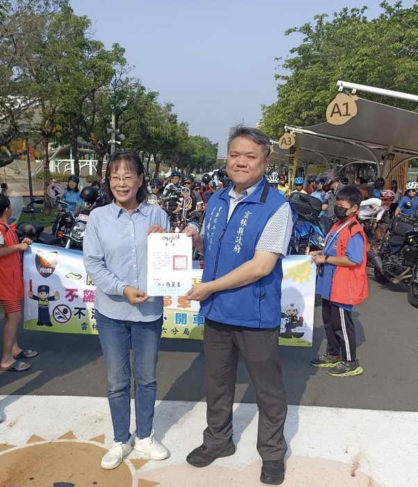雲林縣春季縣長盃自由車公路賽 斗六警到場活力宣導交安、婦幼及防詐1