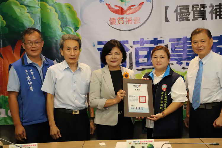雲縣愛心助學育苗專案啟動 張麗善1