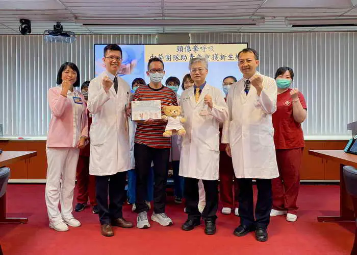 頸傷奪呼吸 中榮團隊助青年重獲新生1