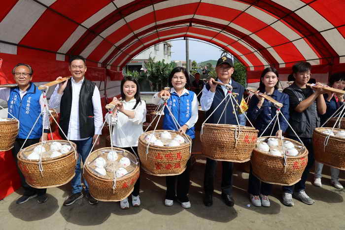 馬鳴山五年千歲吃飯擔 萬人齊聚共享平安宴 張麗善縣長1