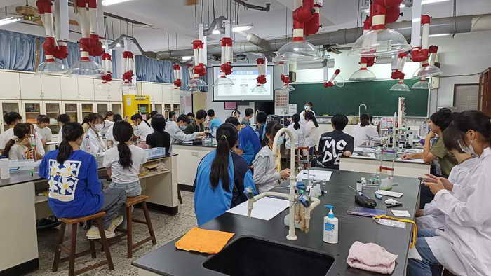 鼓勵女學生學科學1
